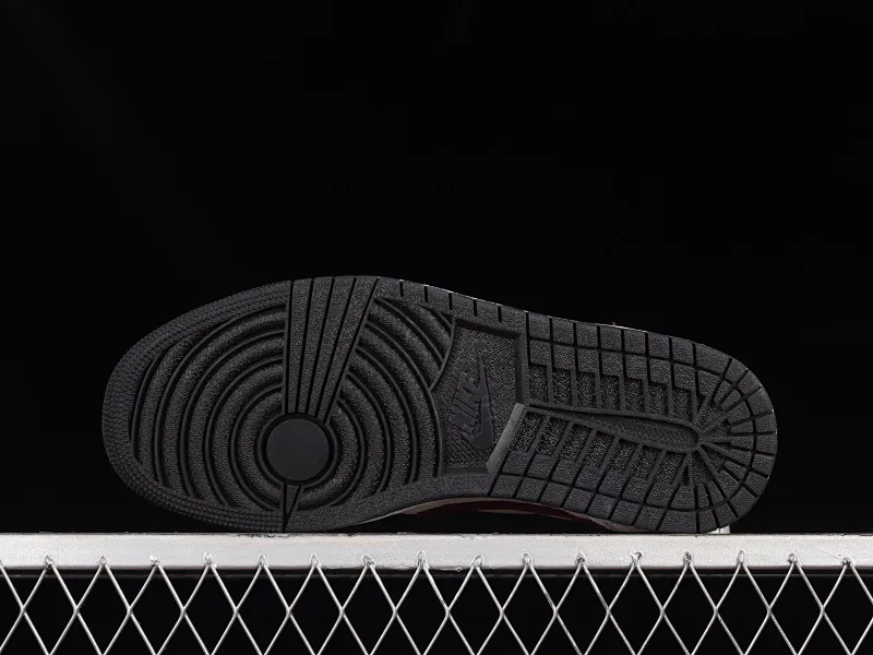 All Categories Air Jordan Jordan Series Basketball Shoes Air Jordan 1 Low Travis Scott x Air Jordan 1 Low OG AJ1 Joe 1 Reversed Overhook Joint Style Casual Sports Basketball Shoes DM7866-888
